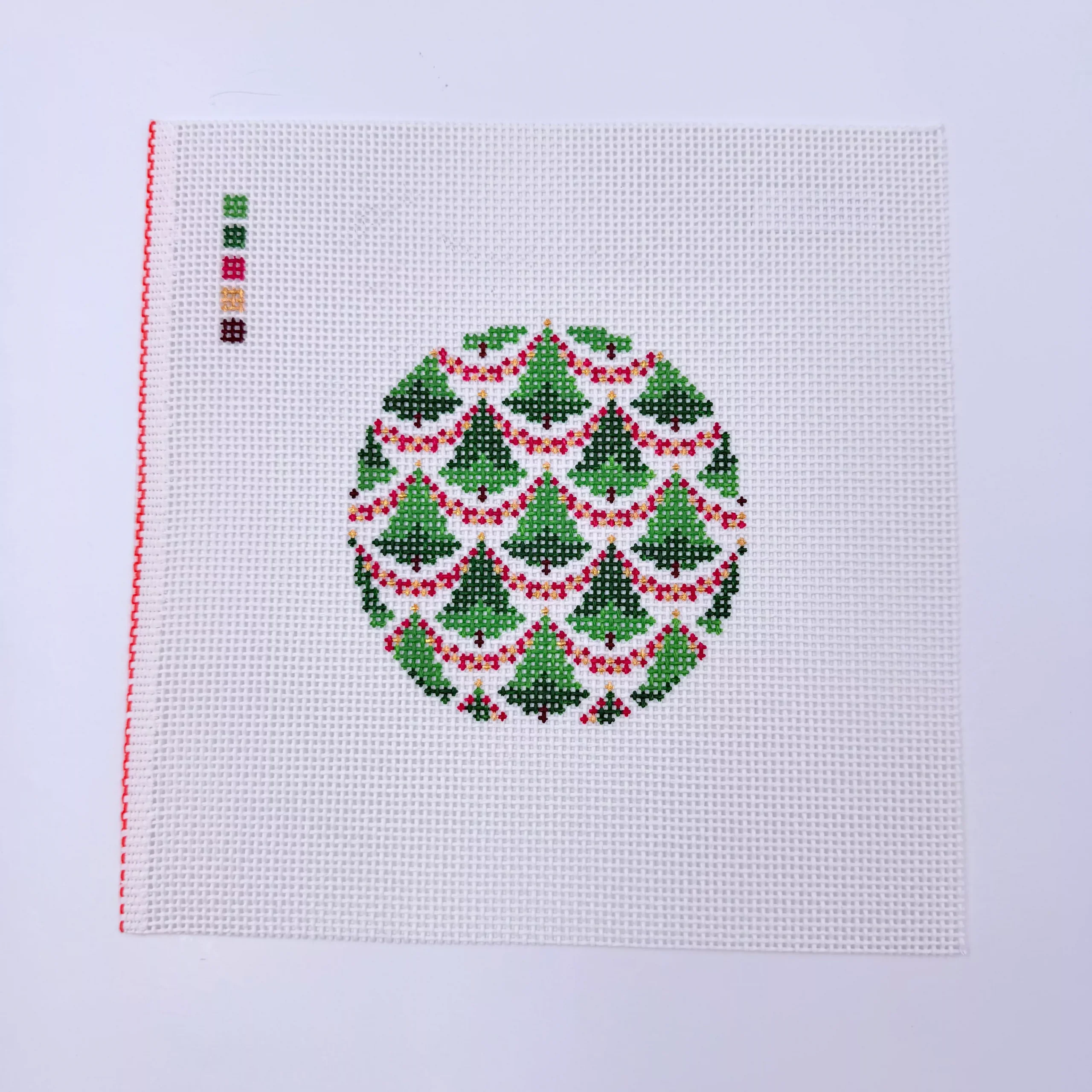 Bargello Christmas Tree Round Canvas
